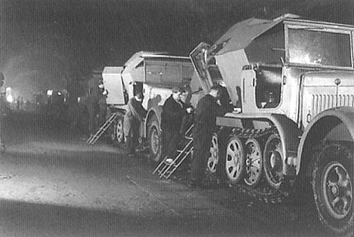 Sd.Kfz.7/3 Feuerleitpanzer fur V-2 Raketen (V-2 Rocket Command Vehicle) title=